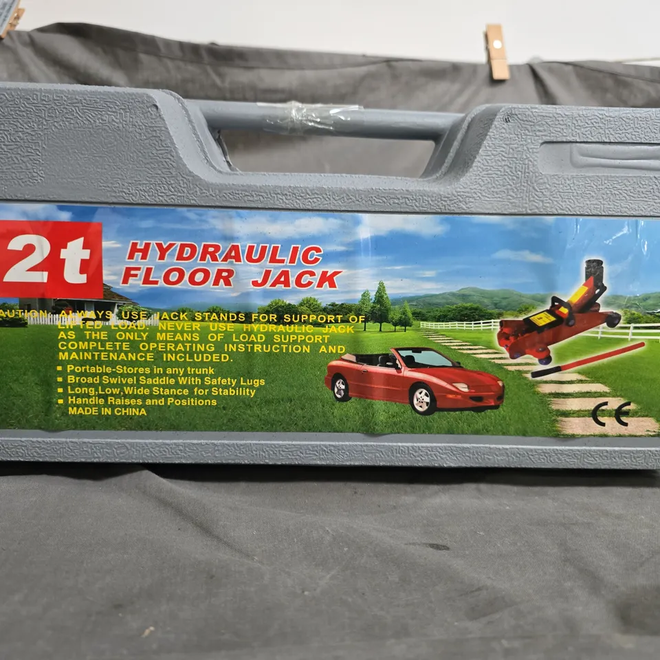 2T HYDRAULIC FLOOR JACK TOY IN PLASTIC CARRY CASE