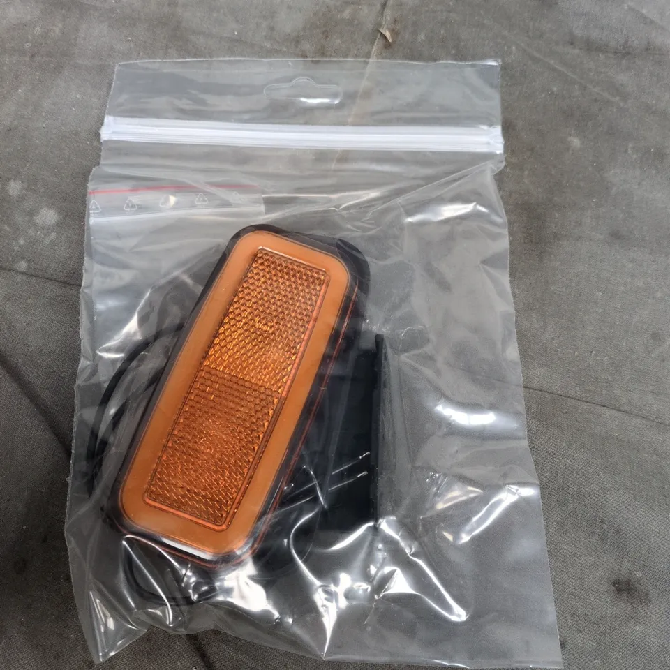 APPROXIMATELY 20 LED SIDE MARKER LIGHT WITH REFLECTORS