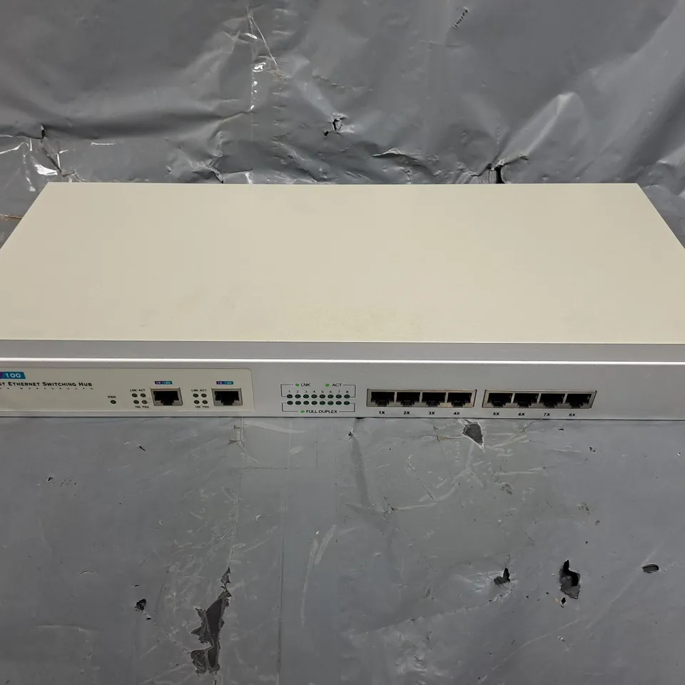 FAST ETHERNET SWITCHING HUB IN CREAM
