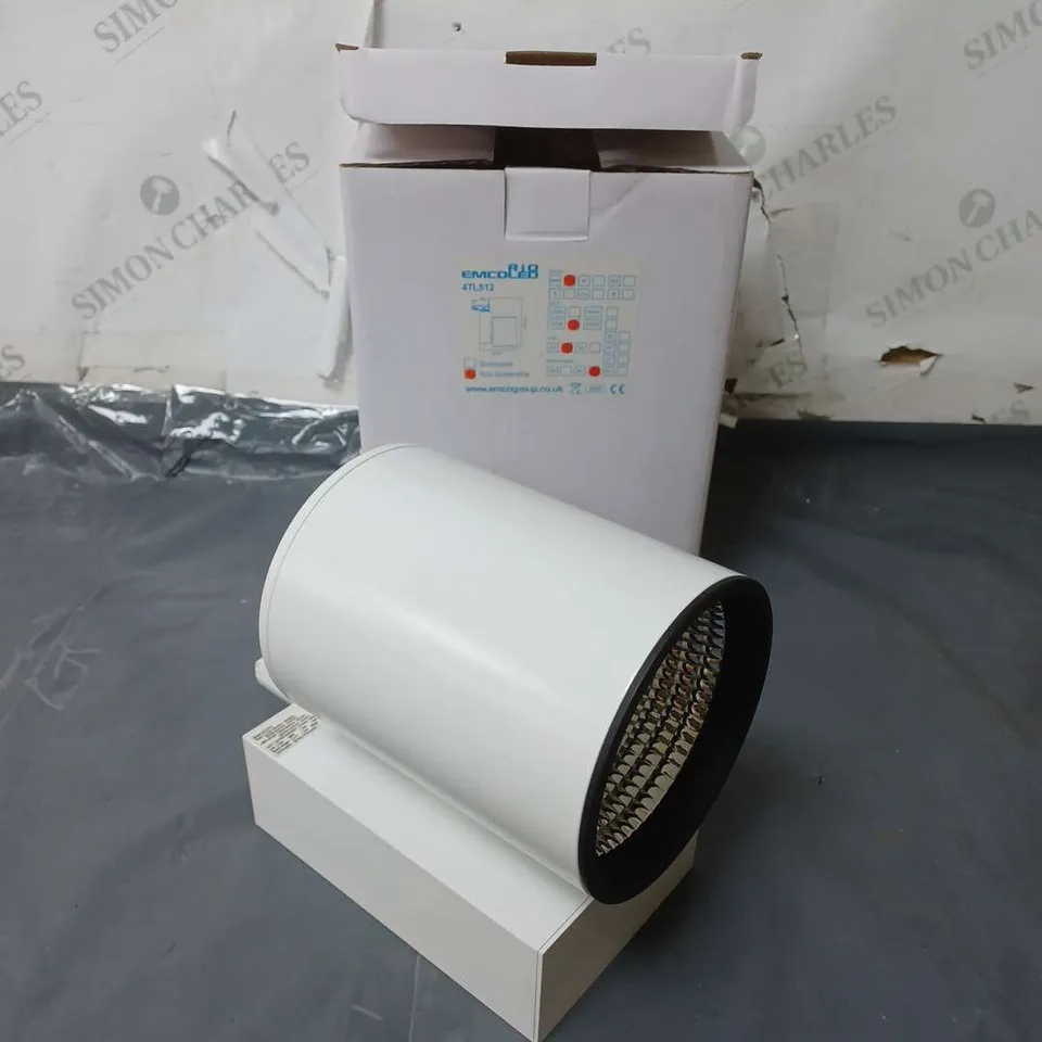 PALLET OF 5 EMCOLITE LARGE EXTERIOR DOWN LIGHTS IN WHITE MODEL 4TL512, 32 ARC11 TRIPLE TRIMLESS DOWNLIGHTS - COLLECTION ONLY