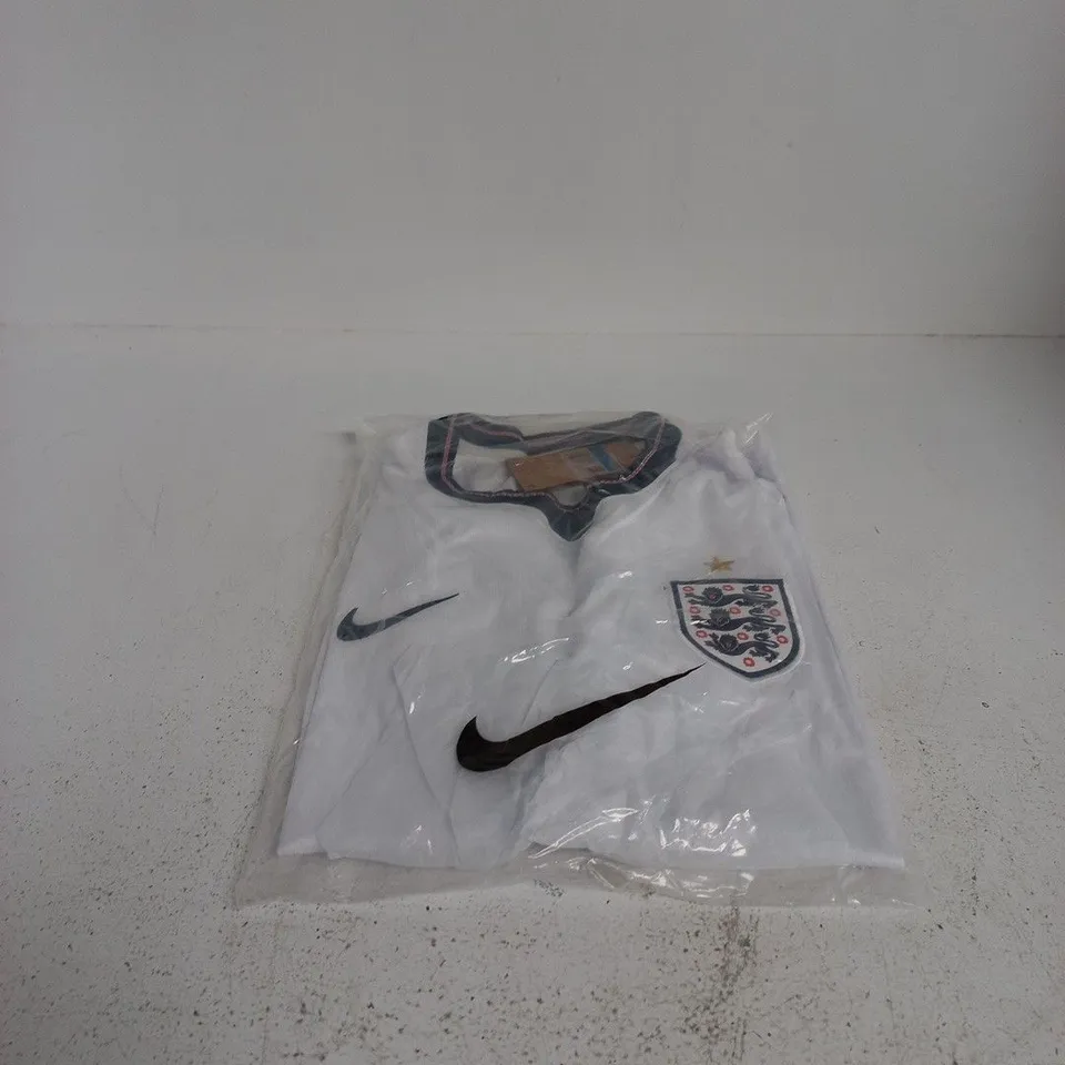 NIKE ENGLANDS MEDIUM FOOTBALL JERSEY