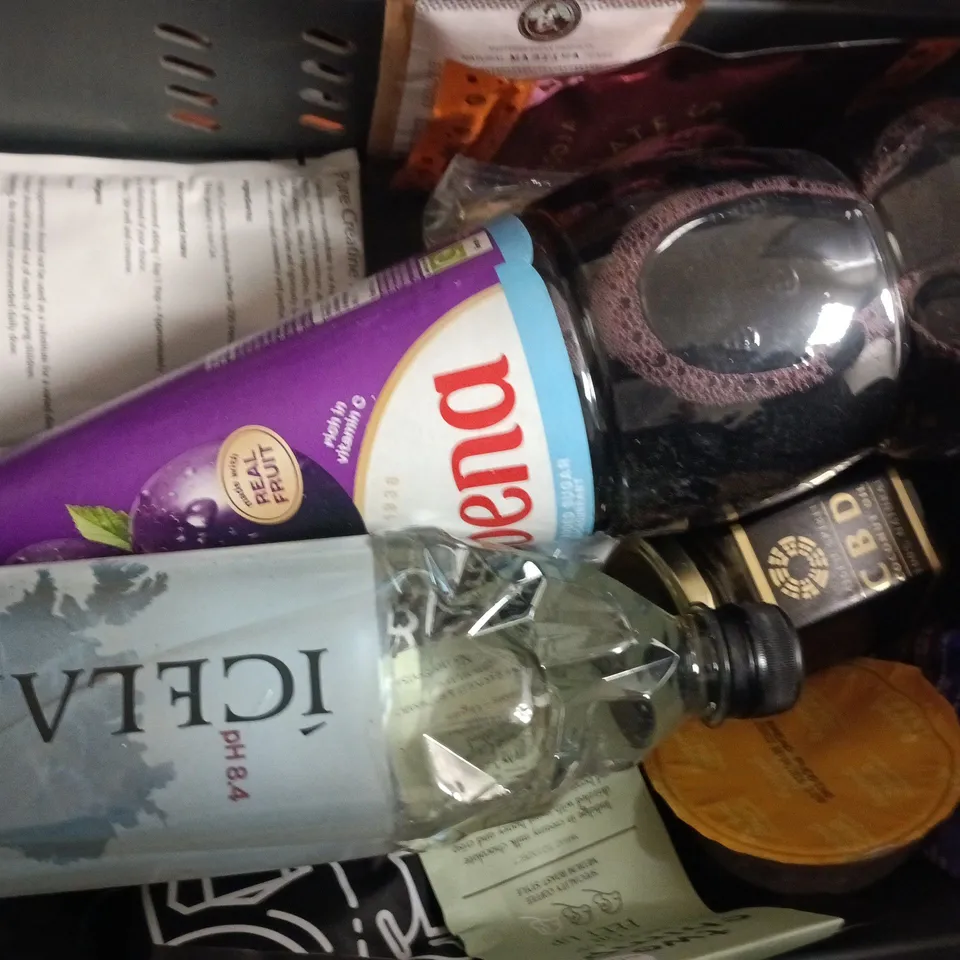 APPROXIMATELY 10 ASSORTED FOOD AND DRINK ITEMS TO INCLUDE RIBENA, ALTRAPLEN, ETC