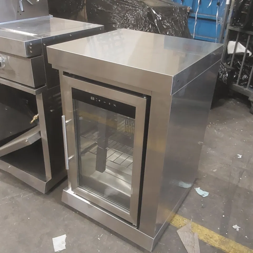 MONSTER GRILL - ULTIMATE OUTDOOR KITCHEN - 6 BURNER GAS BBQ GRILL WITH FRIDGE AND SINK