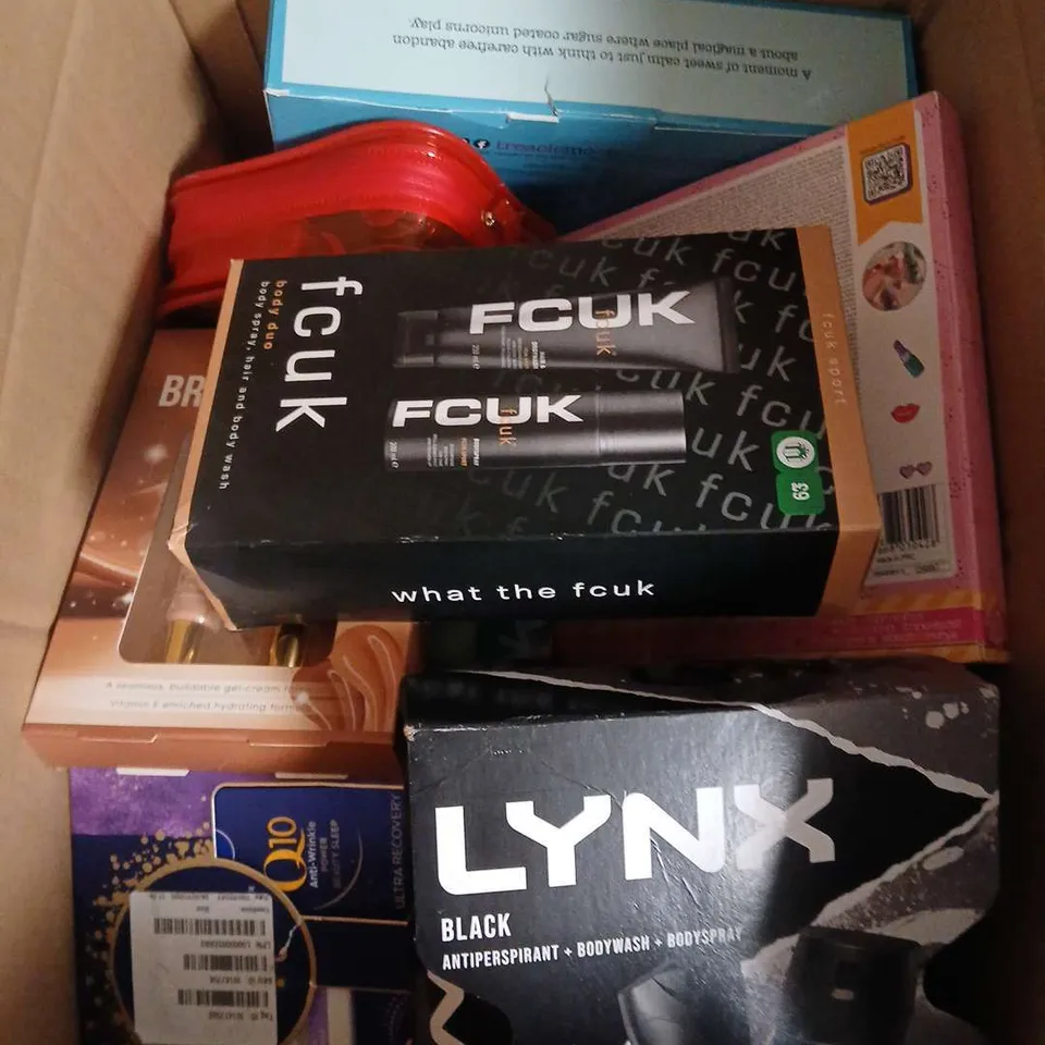 APPROXIMATELY 10 ASSORTED BEAUTY GIFT SETS TO INCLUDE FCUK, LYNX, WHITE FOX ETC 
