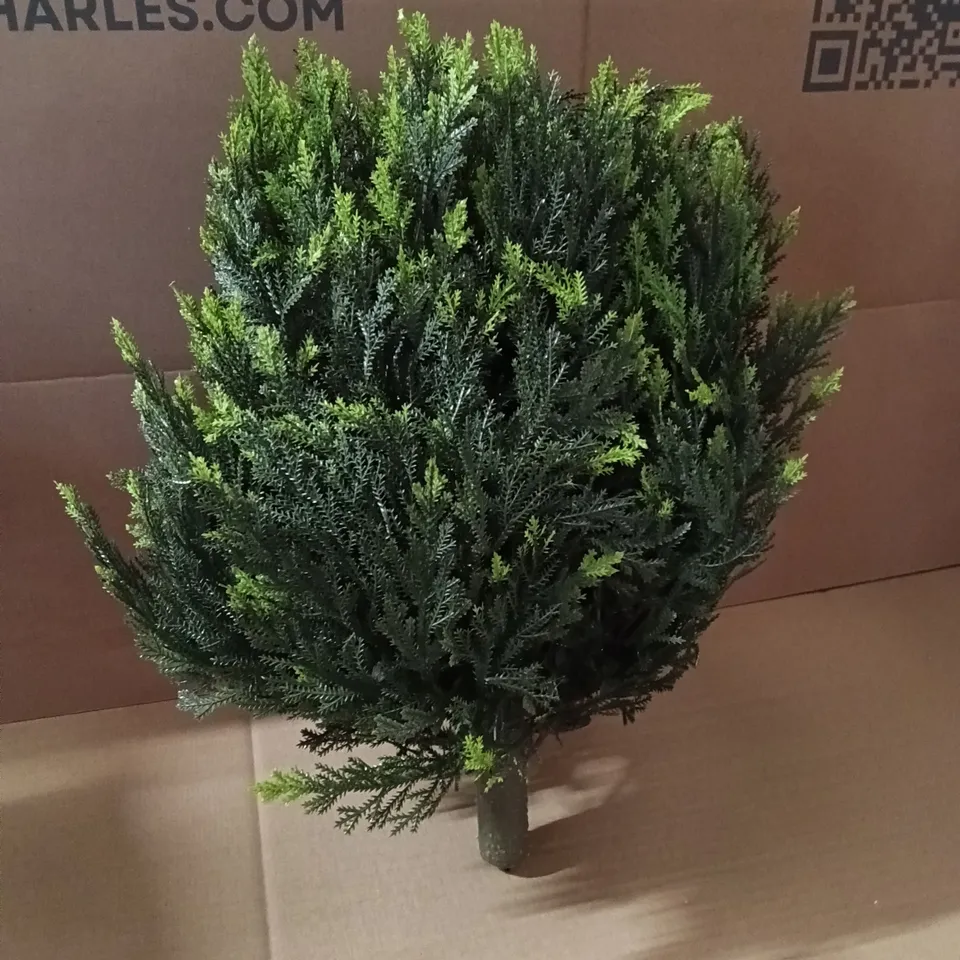 BOXED GARVEE 65CM ARTIFICIAL TOPIARY TREE WITH GROUND SPIKE (SET OF 2) - GREEN (1 BOX)