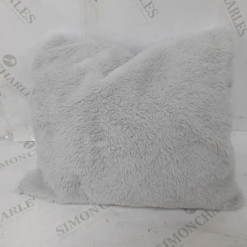 SMALL FAUX FUR CUSHION