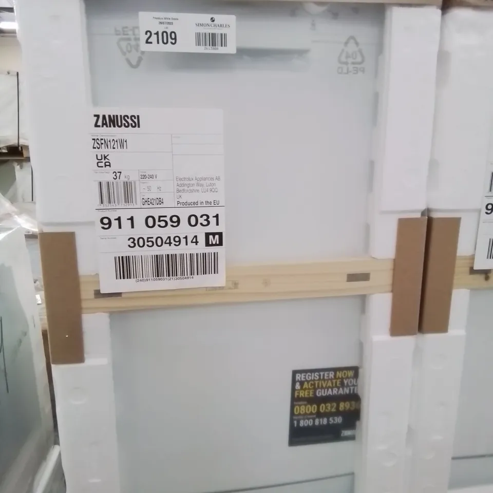 ZANUSSI SLIMLINE FREESTANDING 9 PLACE DISHWASHER Model ZSFN121W1