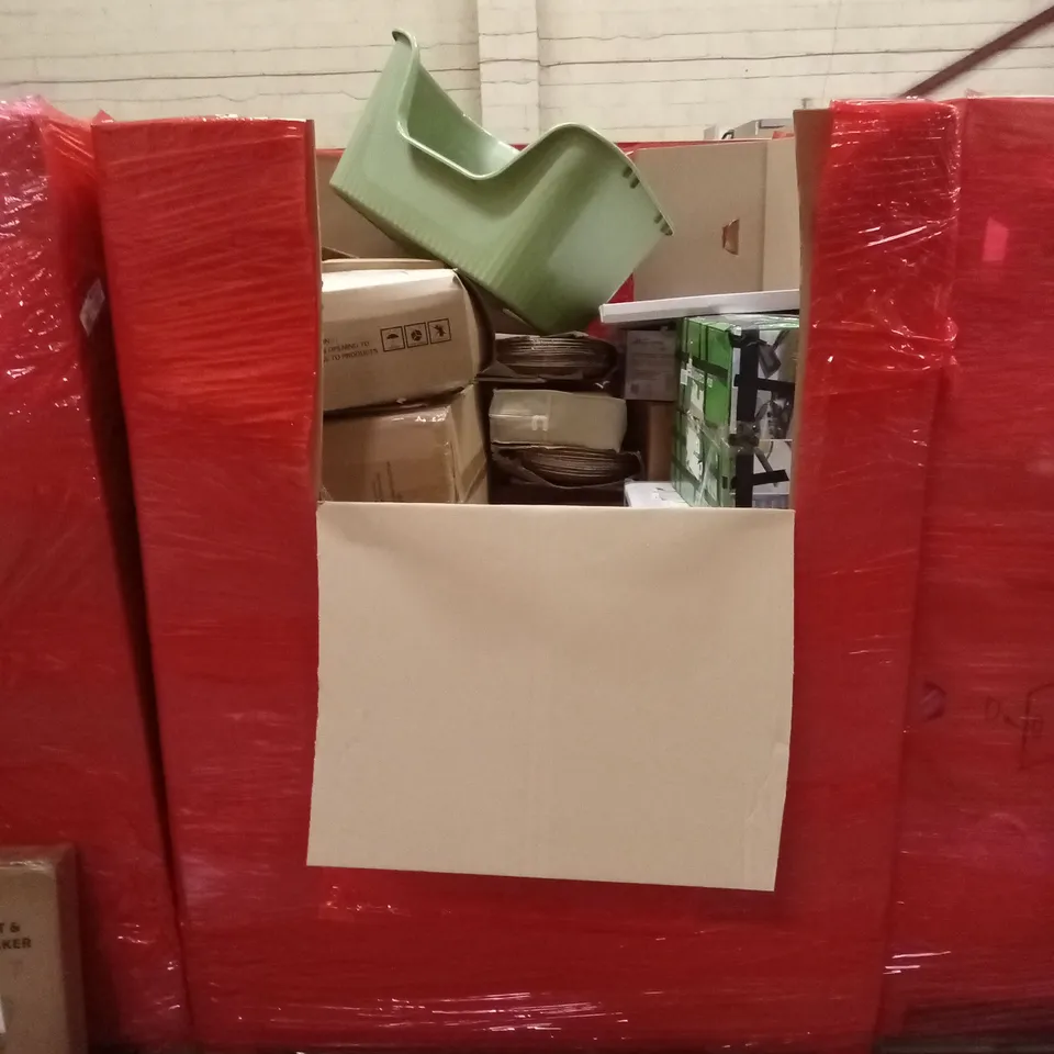 PALLET OF ASSORTED HOUSEHOLD GOODS AND PRODUCTS TO INCLUDE; CHILDREN'S TRICYCLE, CAT LITTER BOX, INFANT ROCKER ETC