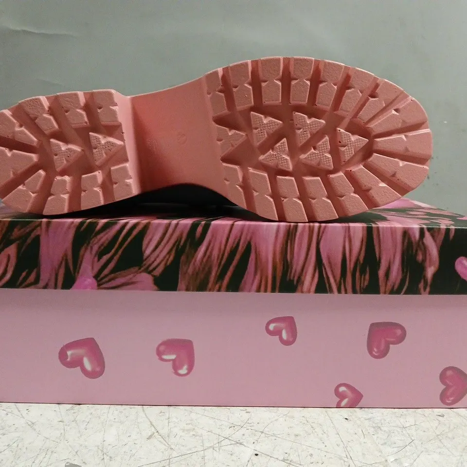 BOXED PAIR OF KOI COTTON CANDY DREAMSCAPE OZFORD PLATFORM SHOES IN BLUE SIZE UK 6