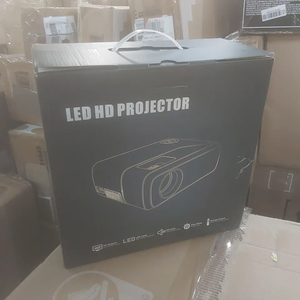 BOXED LED HD HOME CINEMA PROJECTOR 