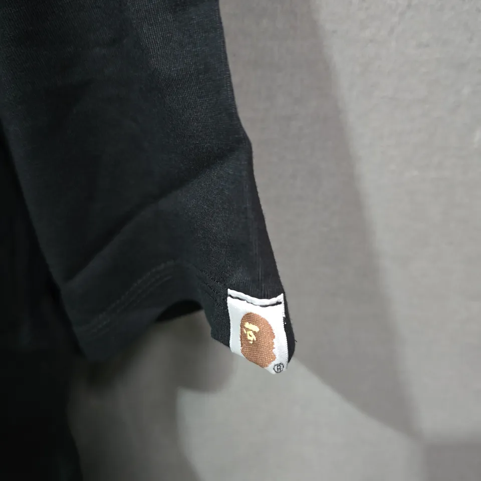 BAPE BLACK T-SHIRT WITH WHITE APE PRINT – SIZE UK L (L)