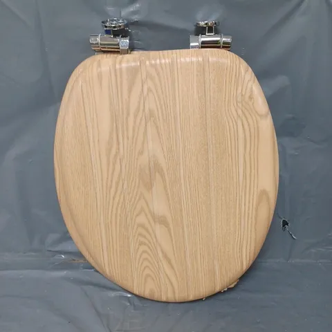 SOFT CLOSE TOILET SEAT