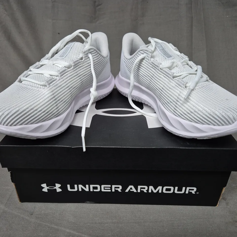 BOXED PAIR OF UNDER ARMOUR CHARGED SPEED SWIFT SHOES IN WHITE UK SIZE 4