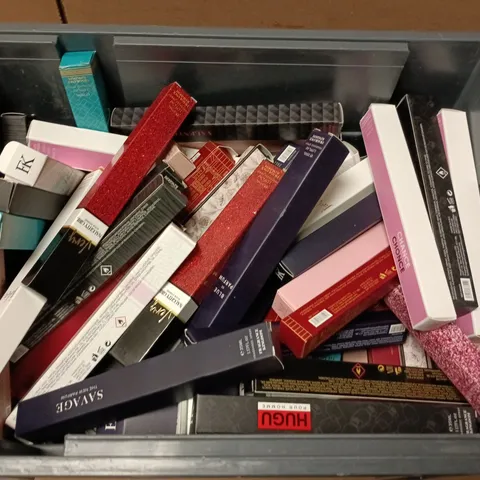 LARGE QUANTITY OF ASSORTED AFTERSHAVE AND PERFUME TESTERS