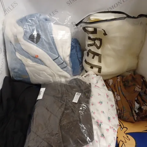 LARGE BOX OF APPROXIMATELY 40 ASSORTED CLOTHING ITEMS TO INCLUDE: CROSSHATCH, M&S & PRETTYLITTLETHING IN VARIOUS COLOURS & SIZES