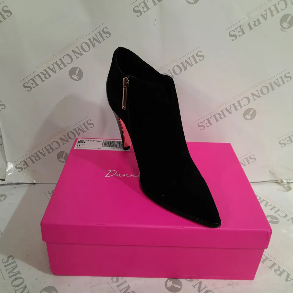 RIEKER LACE UP ANKLE BOOT 6.5