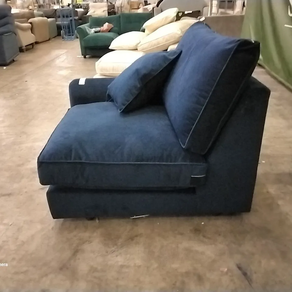 QUALITY BRITISH MANUFACTURED DESIGNER G PLAN BLUE MDNIGHT FABRC SOFA SECTION