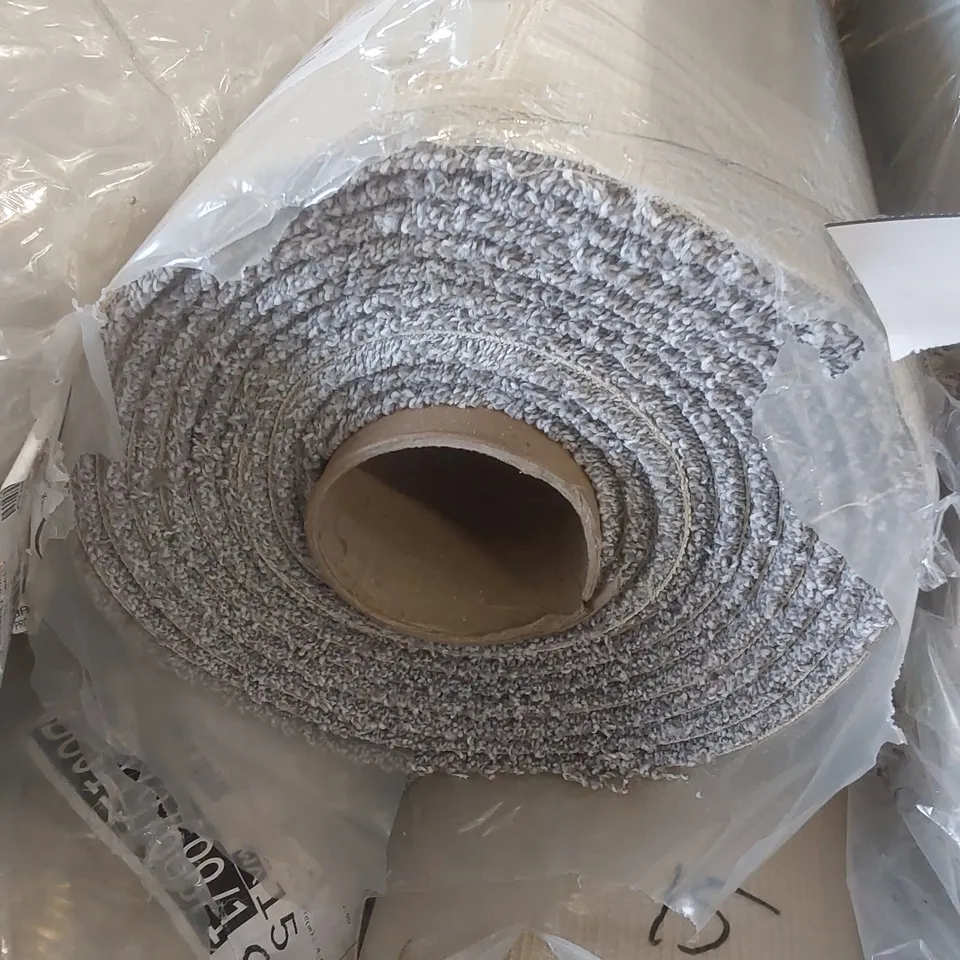 ROLL OF QUALITY HERITAGE EXQUISITE AB ARCTIC SALT CARPET // APPROX SIZE: 4 X 7m