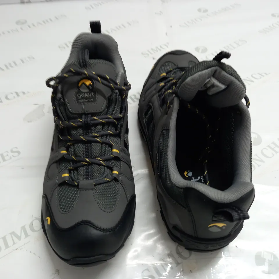 GELERT WATERPROOF ROCKY SHOES IN CHARCOAL - UK 10