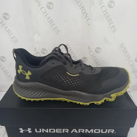 BOXED PAIR OF UNDER ARMOUR CHARGED MAVEN TRAIL SHOES SIZE 11