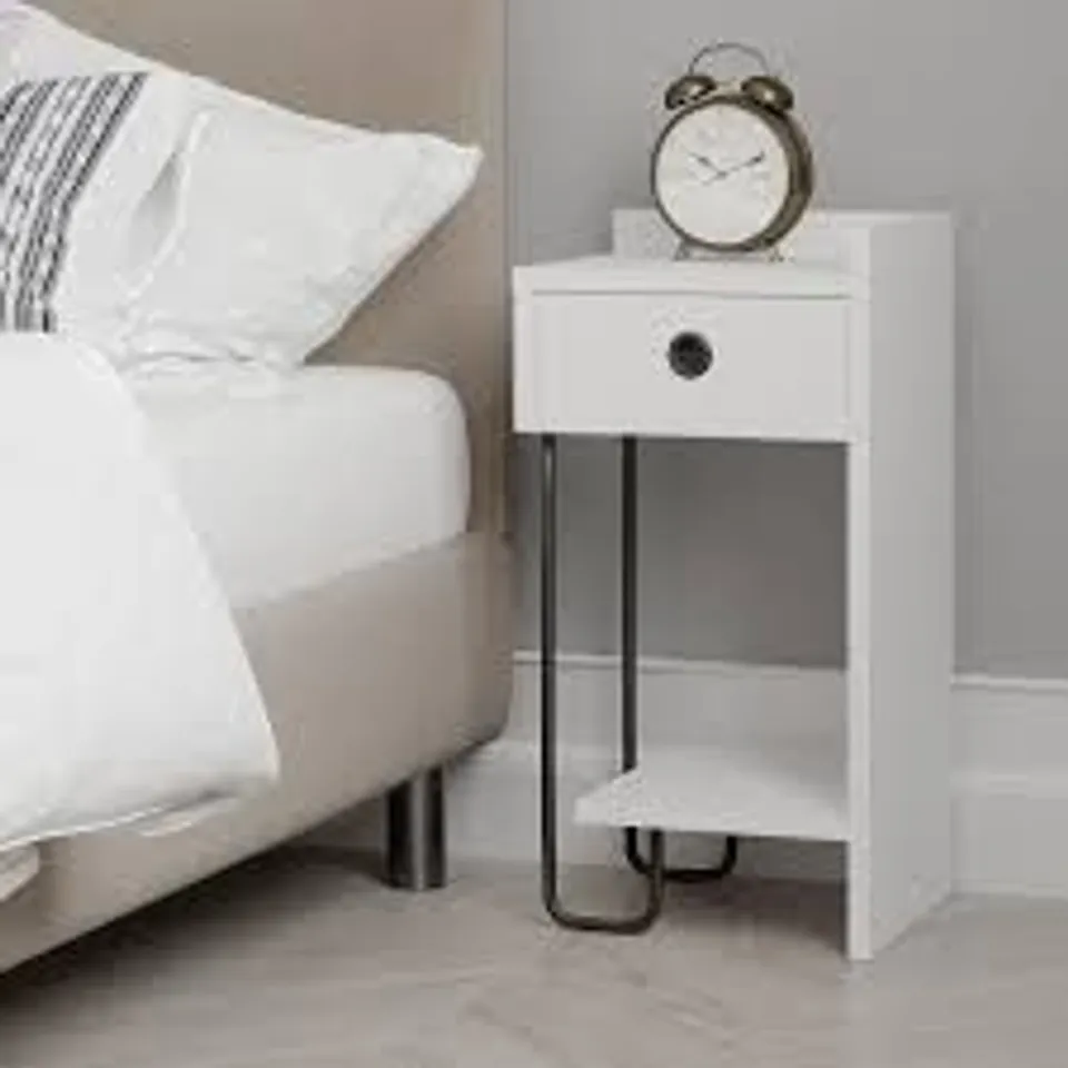 BOXED SIRIUS MODERN STYLISH BEDSIDE TABLE 