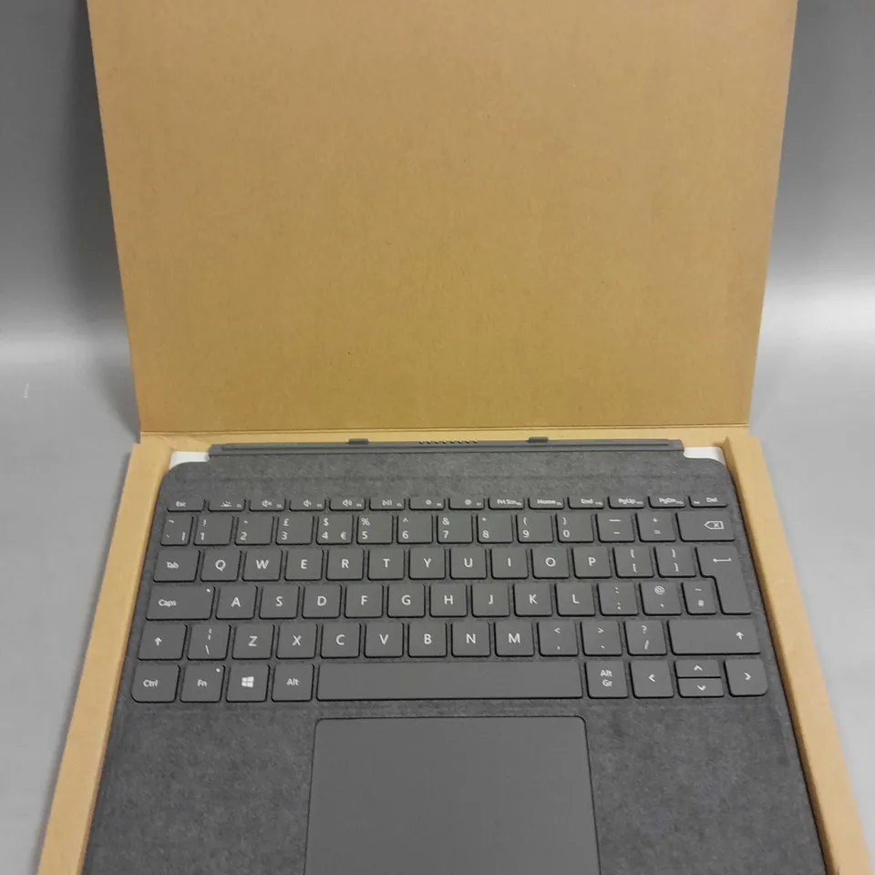 BOXED MICROSOFT SURFACE GO COVER KEYBOARD 