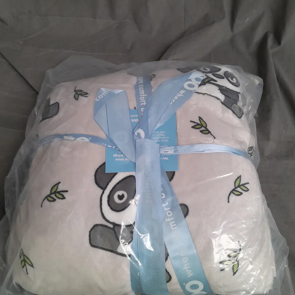 OO THE OODIE WHITE PANDAS DESIGN