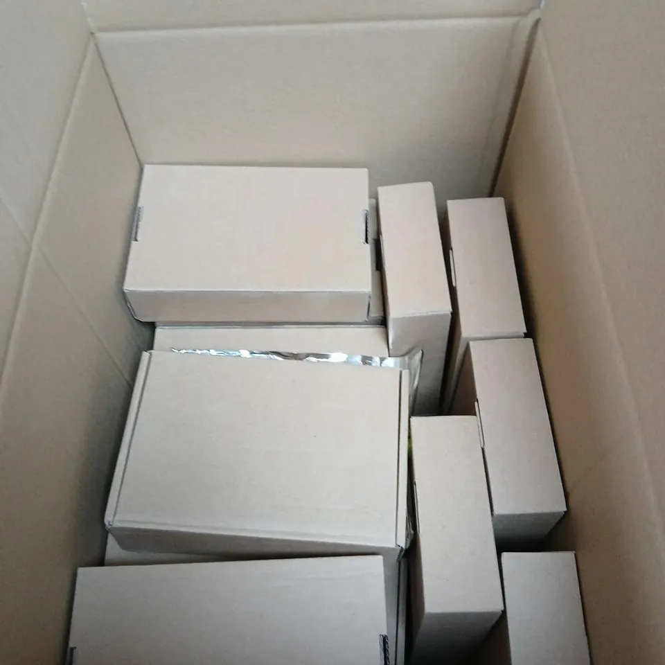 17 IN TOTAL OF  85 WATT MAGSAFE 2 POWER ADAPTORS  BY RABABA.