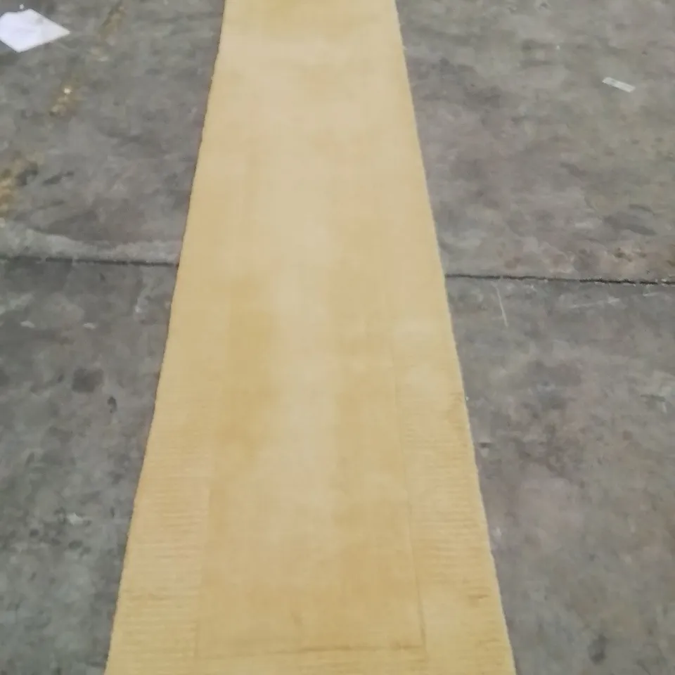 QUALITY DESIGNER AREA RUG - APPROXIMATELY 290X70CM