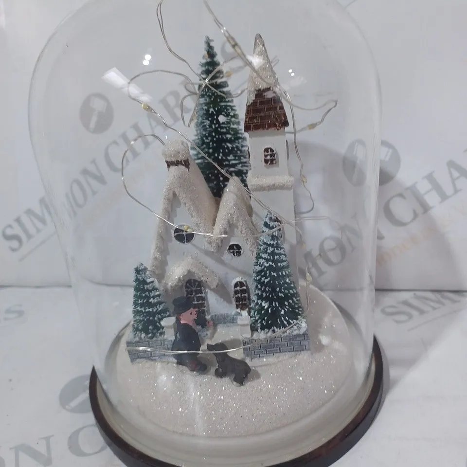 SANTA EXPRESS PRE-LIT FESTIVE SCENE IN GLASS CLOCHE DOME