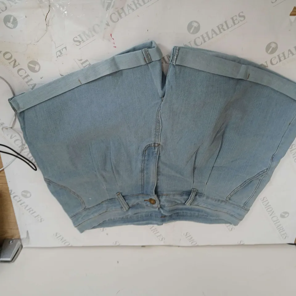 JASAMBAC CHARMING & MODERN DENIM SHORTS SIZE 2XL