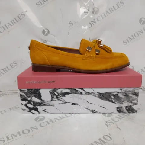 MODA IN PELLE MUSTARD SUEDE WIDE FIT BOW TRIM SMART LOAFER SIZE 40