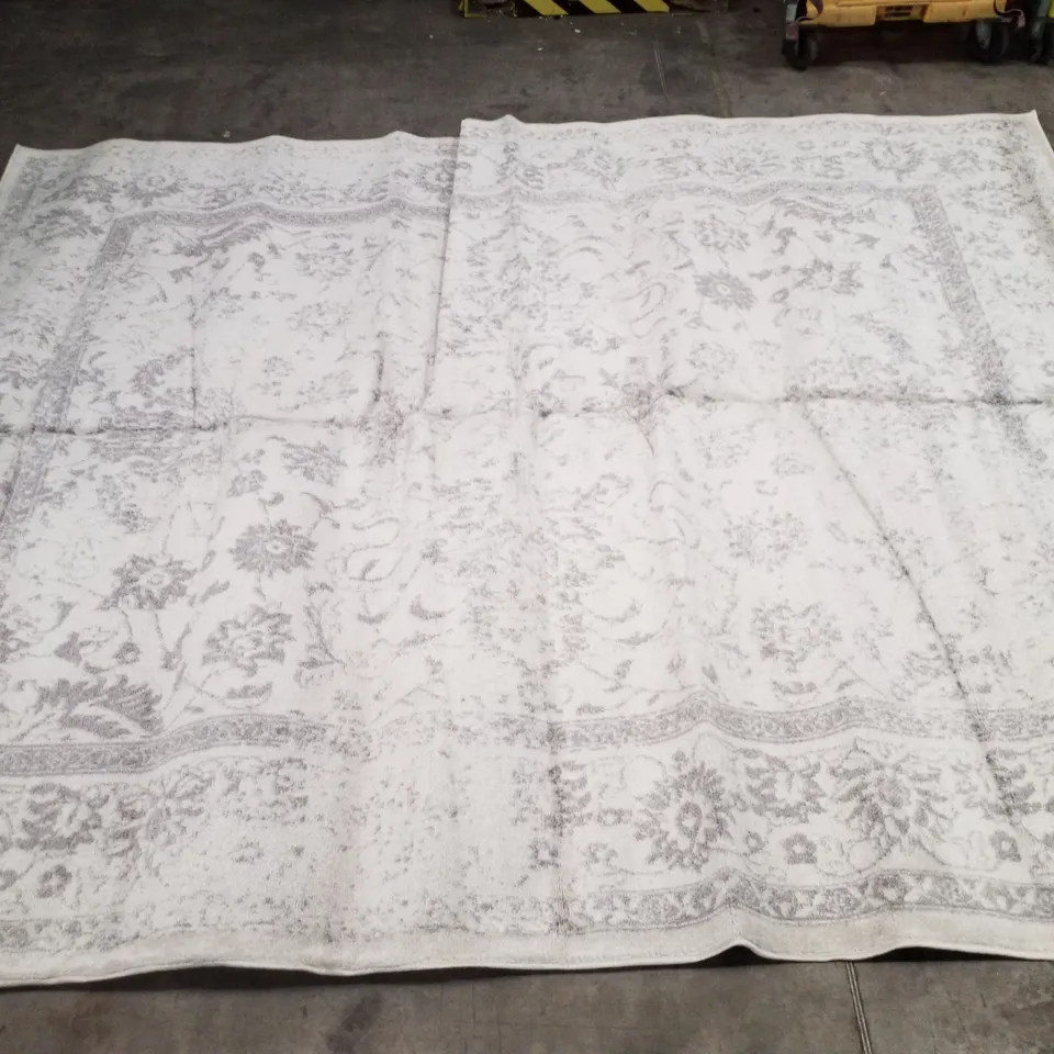 SAFAVIEH ADIRONDACK RUG IN IVORY/SILVER - 235×305CM