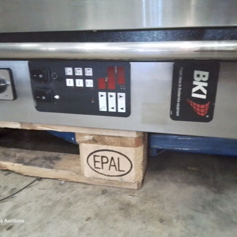 BKI ROTTISERI OVEN ON STAND