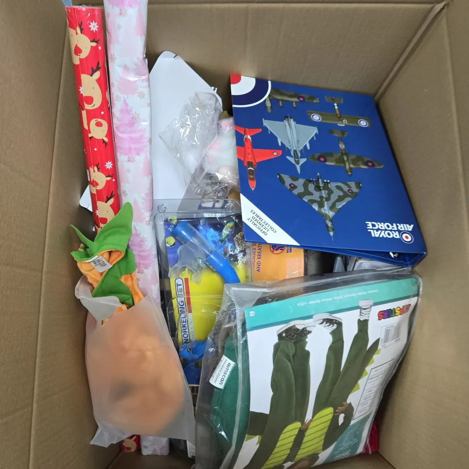 LARGE QUANTITY OF ASSORTED TOYS AND GAMES TO INCLUDE - TEDDIES, CARD GAMES AND PAINT YOUR PARTNERT