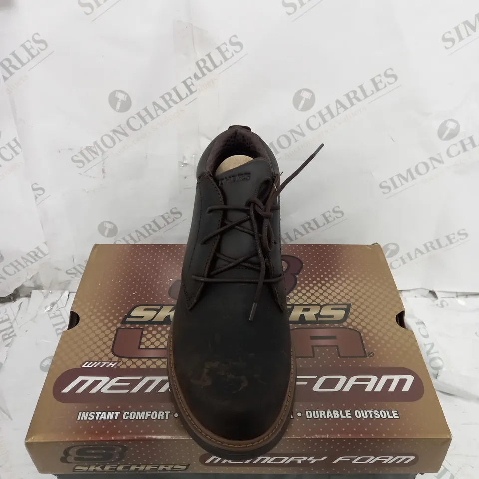 BOXED SKECHERS USA LEATHER BOOTS, CHOCOLATE - SIZE 9