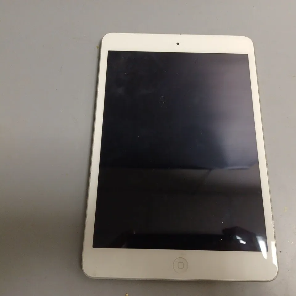 APPLE IPAD MINI 2 A1489 SILVER