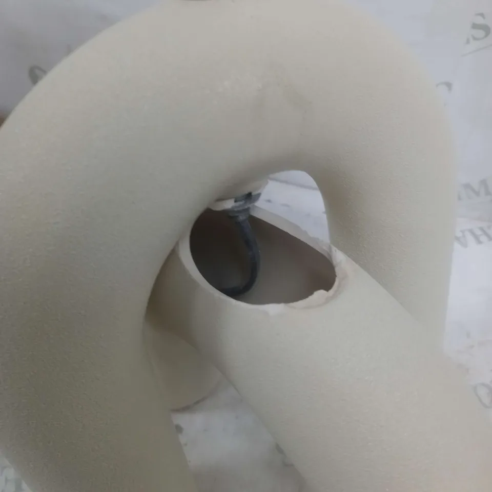 BOXED AILA CERAMIC TABLE LAMP