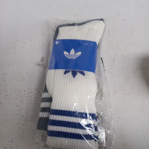 ADIDAS WHITE CREW SOCKS - X3 - SIZE M
