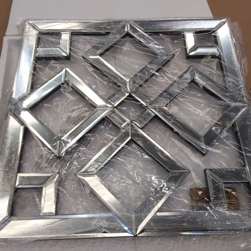 BOXED BEDROOM WALL DECOR, GEOMETRIC WALL HANGING DECORATION (1 BOX)