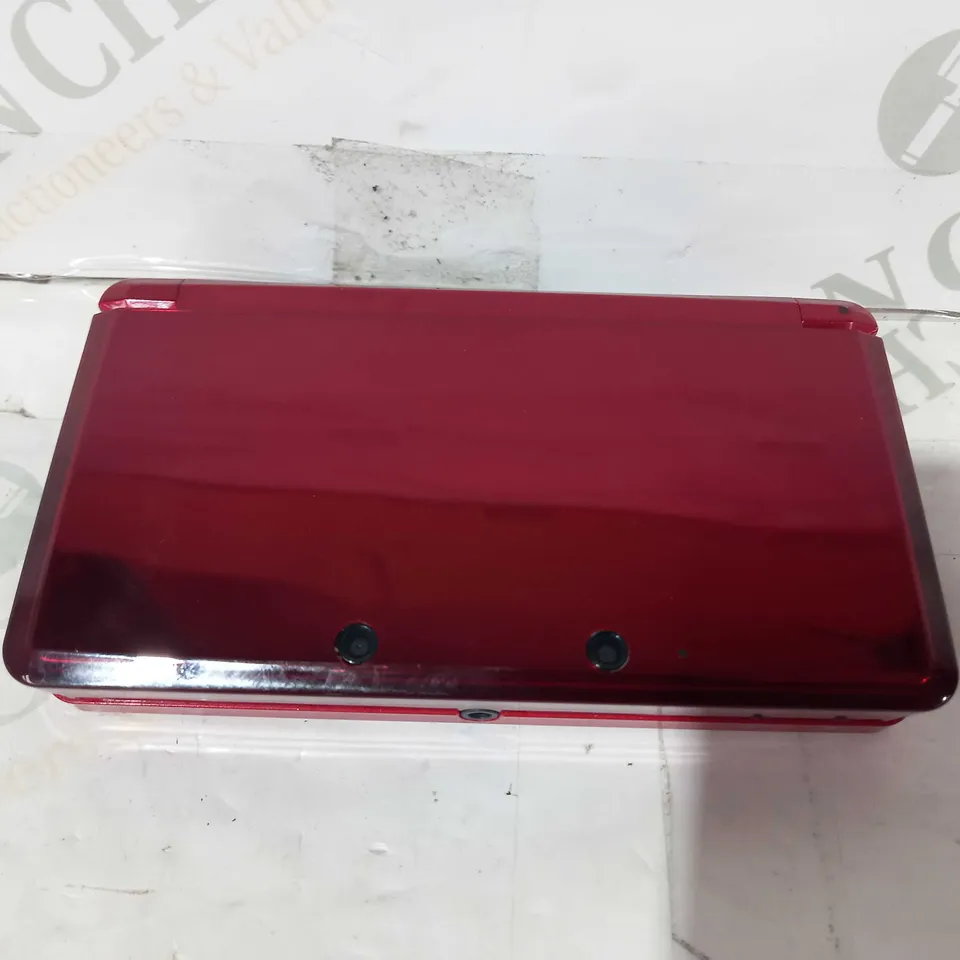 NINTENDO 3DS GAMING CONSOLE IN METALLIC RED CTR-001(EUR) W. CASE