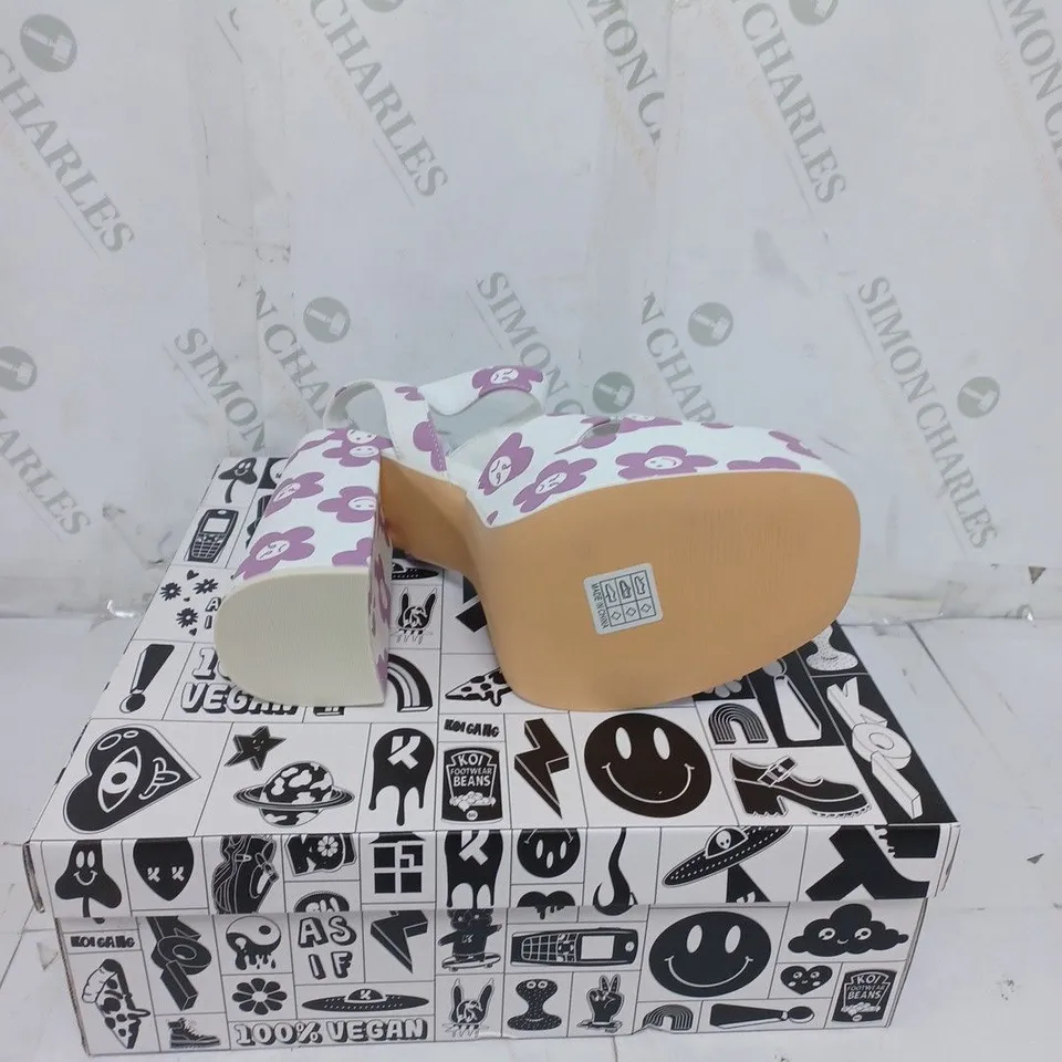 KOI FOOTWEAR LADIES WHITE WITH PURPLE FLOWERS HIGH HEELED SANDALS SIZE 7