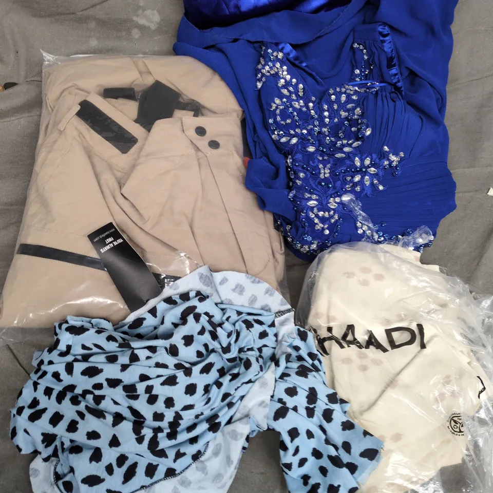 APPROXIMATELY 30 ASSORTED CLOTHING ITEMS IN VARIOUS SIZES, STYLES & COLOURS TO INCLUDE BRANDS SUCH AS KHAADI, I SAW IT FIRST, QUIZ, ETC - COLLECTION ONLY