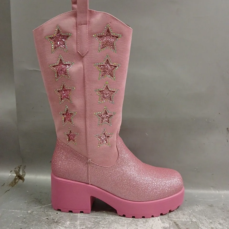 BOXED PAIR OF KOI PASTEL SUPERNOVA CHUNKY WESTERN BOOTS IN PINK SIZE UK 10