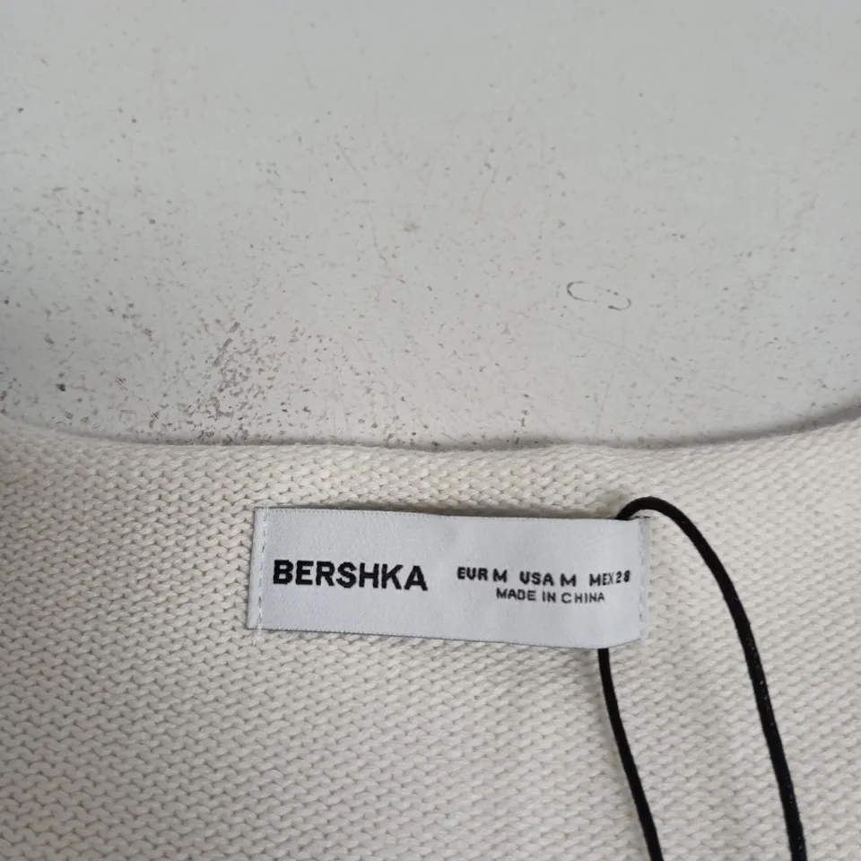 BERSHKA WHITE KNIT JUMPER WITH STAR EMBELLISHMENT – WOMEN'S (EU/M)