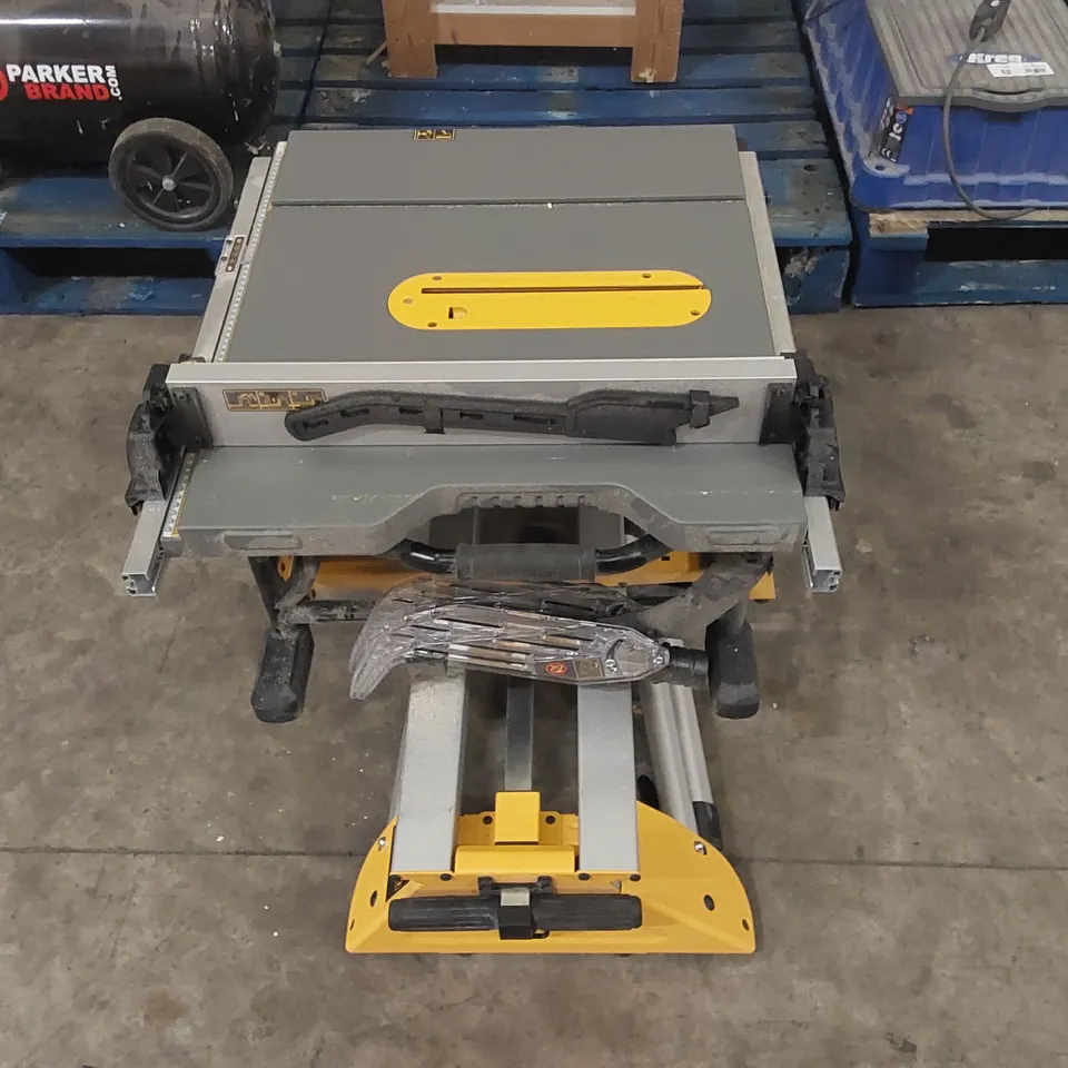 DEWALT DWE7492 250MM PORTABLE TABLE SAW 2000W 240V WITH DEWALT DE7400 HEAVY DUTY STAND