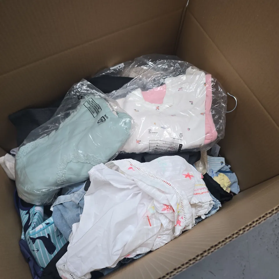 BOX OF APPROXIMATELY 30 ASSORTED CHILDRENS CLOTHING ITEMS TO INCLUDE TU, PRIMARK ETC