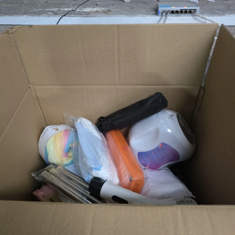 APPROXIMATELY 15 IEMS OF HEALTH & BEAUTY ASSORTMENT IN OPEN CARTON BOX – SUPERTOUCH GLOVES AND VARIOUS HOUSEHOLD ITEMS .