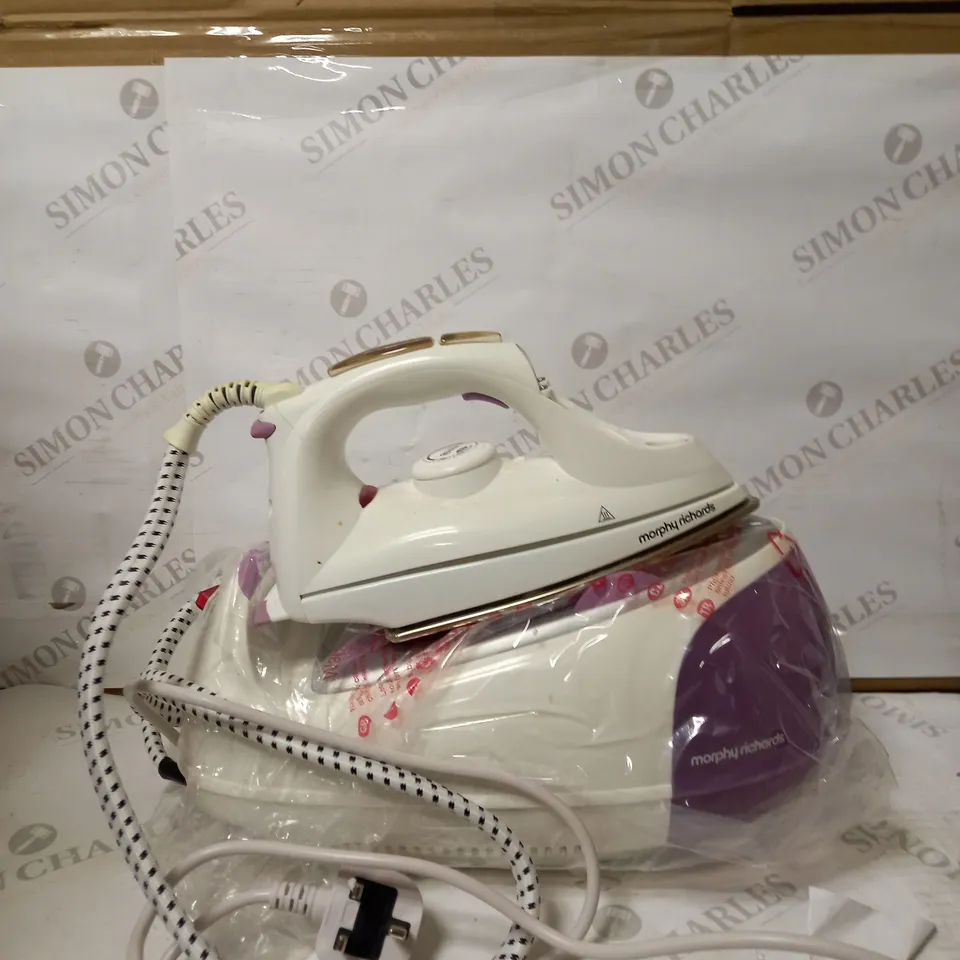 MORPHY RICHARDS JET STEAM GENERATOR IRON PINK/WHITE