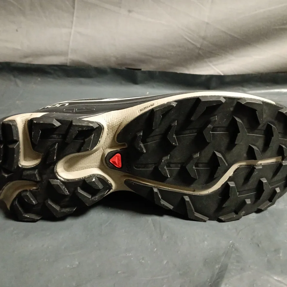 PAIR OF SALOMON TRAIL RUNNING SHOES UK SIZE 5